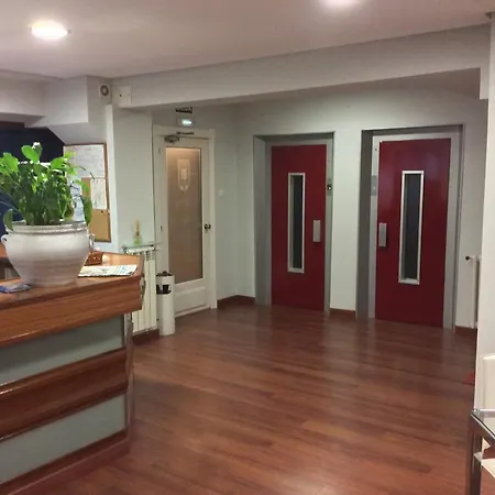 Liebana Πανσιόν 2*